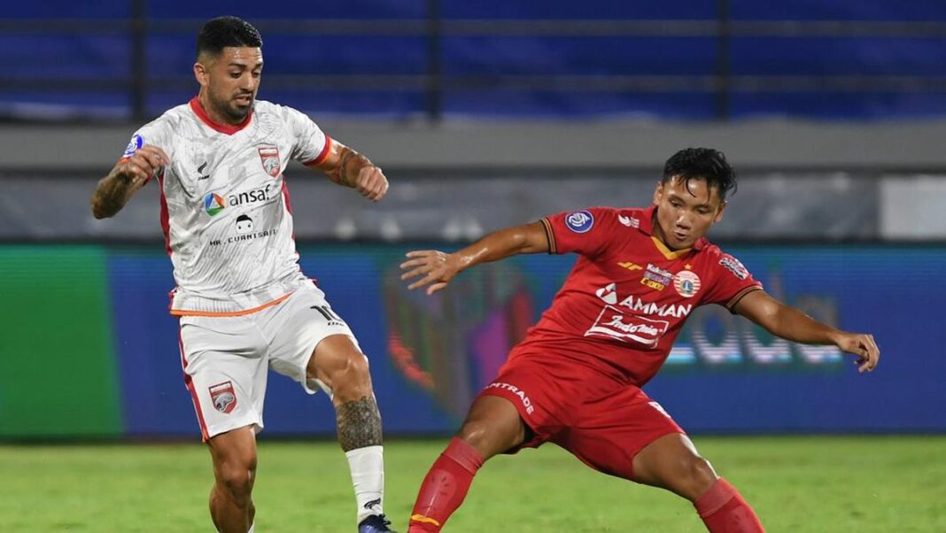 Persija vs Borneo di Segiri.