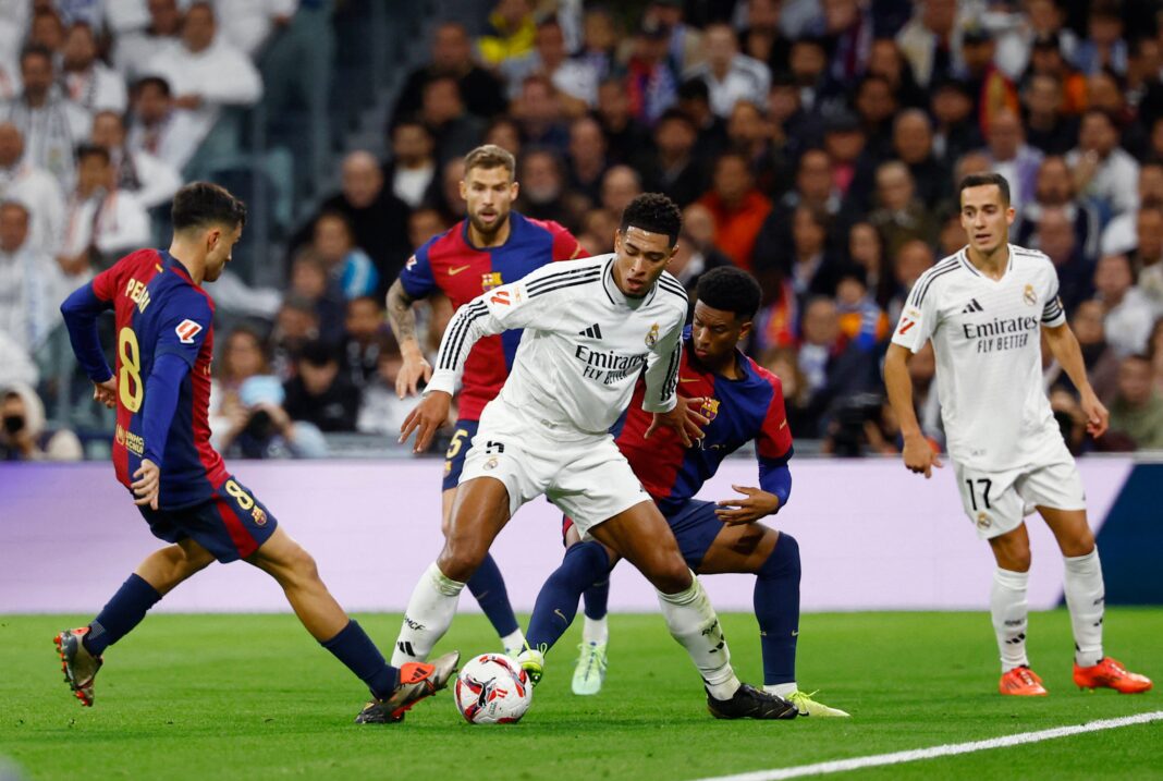 Real Madrid vs Barcelona malam ini di Bernabéu. Real Madrid vs Barcelona malam ini di Bernabéu.