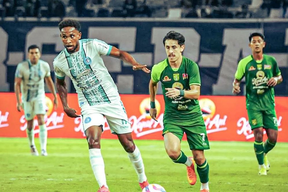 Persebaya vs PSBS Biak memanas. Persebaya vs PSBS Biak memanas.