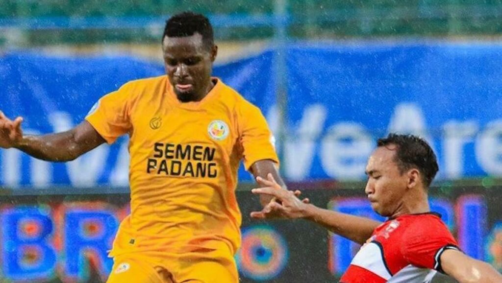 Semen Padang vs Madura United berlangsung panas di papan bawah.